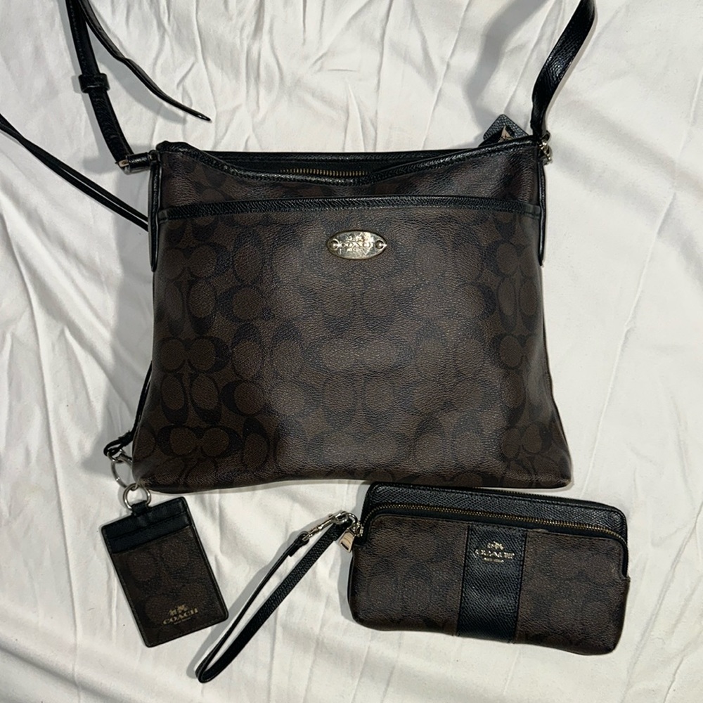 Coach Leather Crossbody with Leather Matching Wallet & Luggage Tag